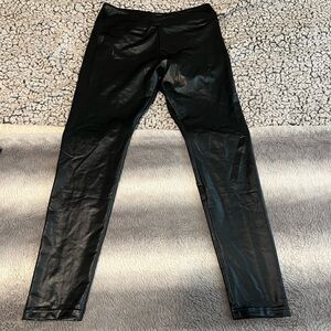 Wild fable leggings, shiny black color, stretchy and comfy, size M